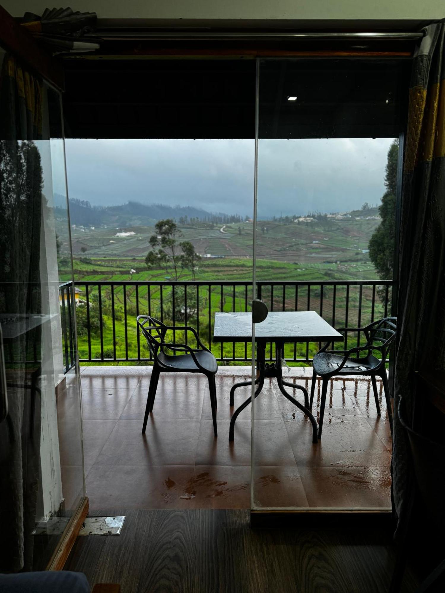 Bed and Breakfast The Wooden Springs Ooty Exterior foto